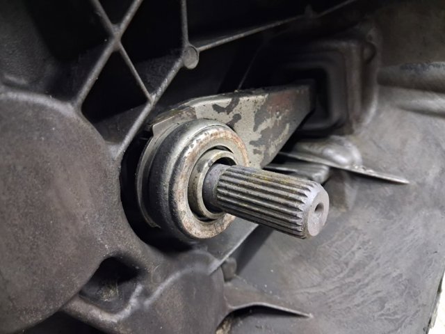D61003000 Mazda