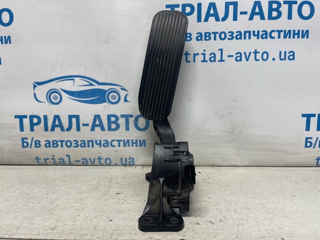 Педаль і привід механізму управління гальмами (привід гальмівного крана) DB5Z9F836B FORD