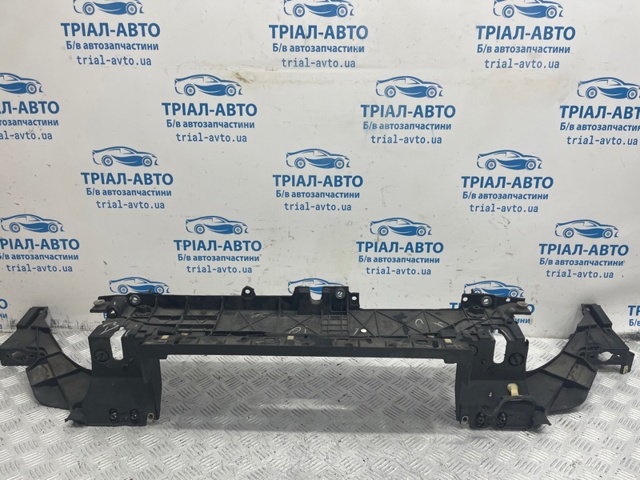Рамка радіатора верхня DS7Z16138B FORD