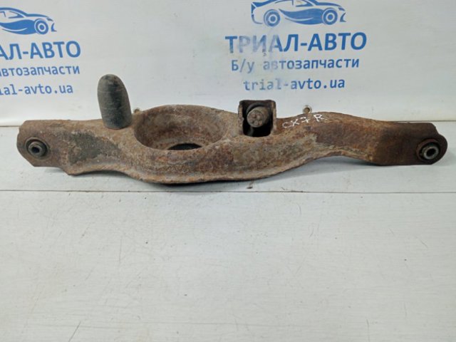 Балансир задній нижній, лівий EG2128350 MAZDA