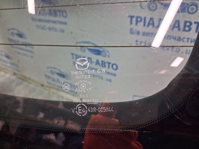 Двері багажника EGY16202XC MAZDA