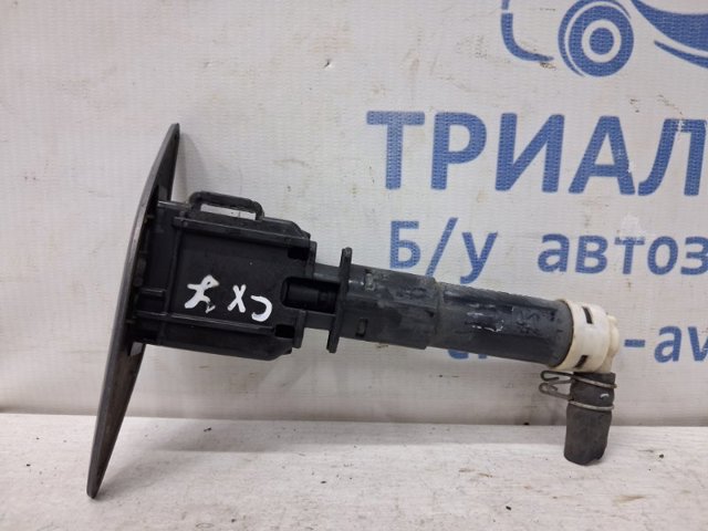 Форсунка омивача фари передньої, лівою EH665182YA MAZDA