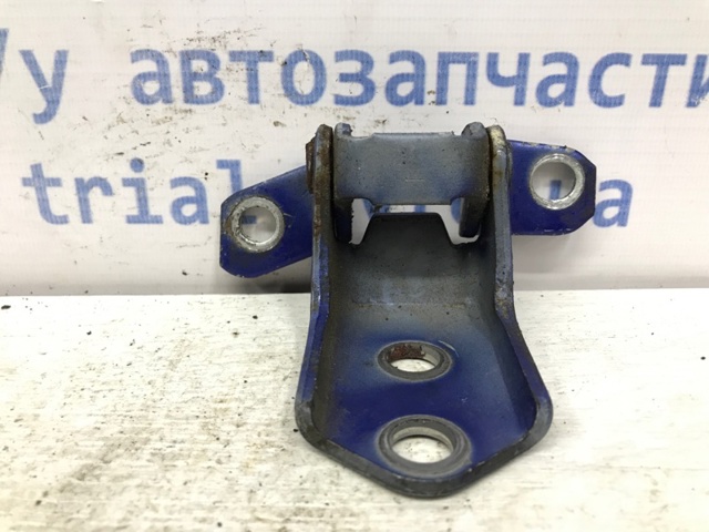 Петля передніх дверей права F15158210B MAZDA
