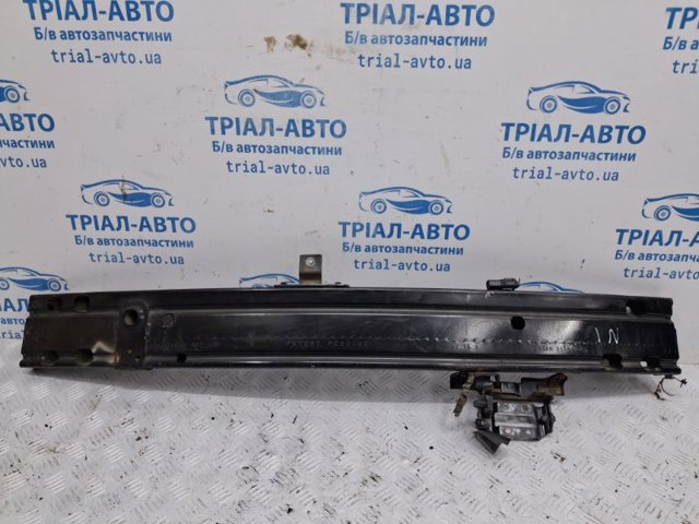 Швелер переднього бампера F20304EAMA NISSAN