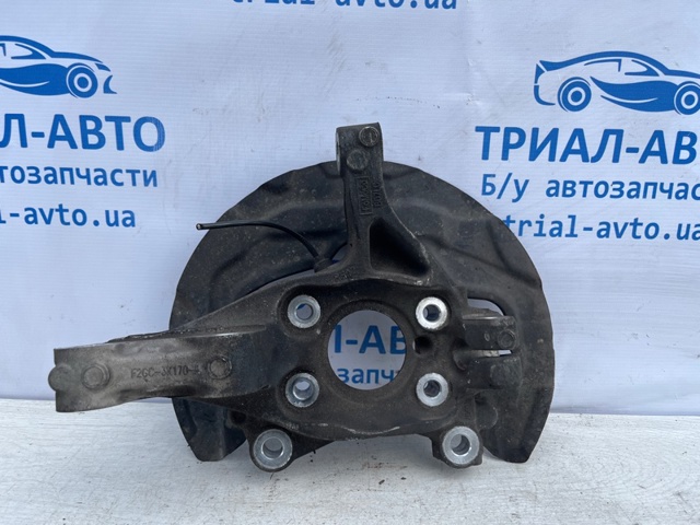 Цапфа поворотна права F2GZ3K185A FORD