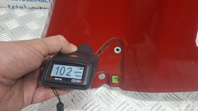 Переднє праве крило F31009U0M0 NISSAN