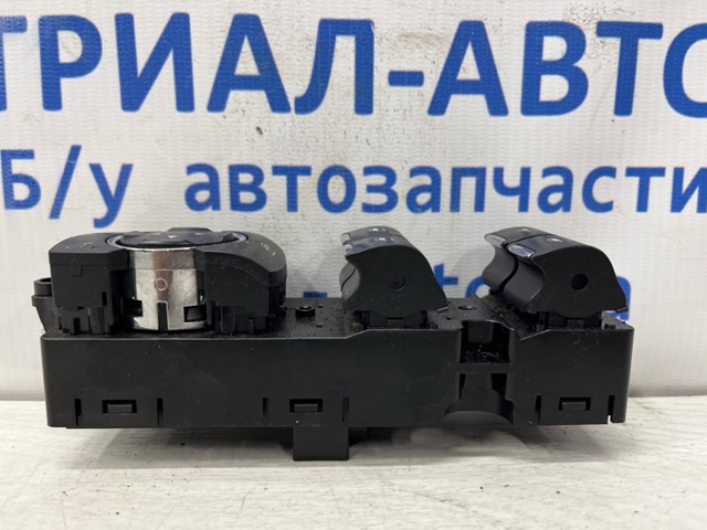 Кнопковий блок керування склопідіймачами передній лівий FL3Z14529DA FORD