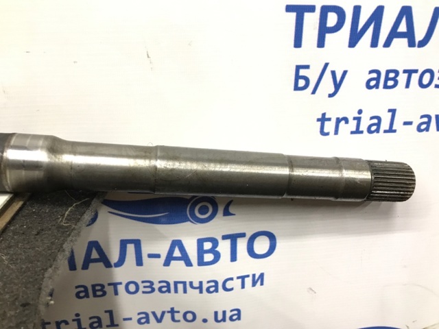 Піввісь передня, права FTB52550X MAZDA
