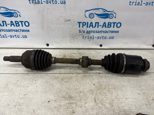 Піввісь передня, права GD762550XC MAZDA
