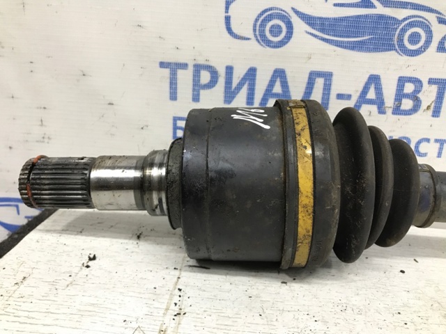 Піввісь передня ліва GDB52560X MAZDA