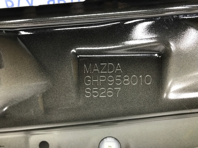 Пасажирські передні двері GHY05802XF MAZDA