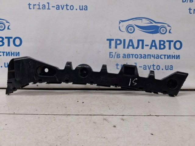 Кронштейн бампера заднього, правий GJR9502H1 MAZDA