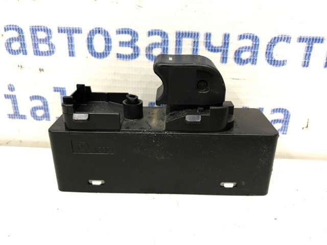 Кнопка підйомника заднього лівого скла GLF266380A MAZDA
