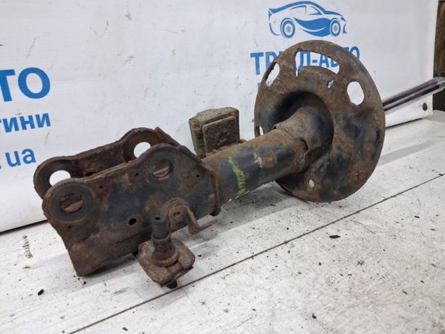 Амортизатор передньої підвіски GMM634700 MAZDA