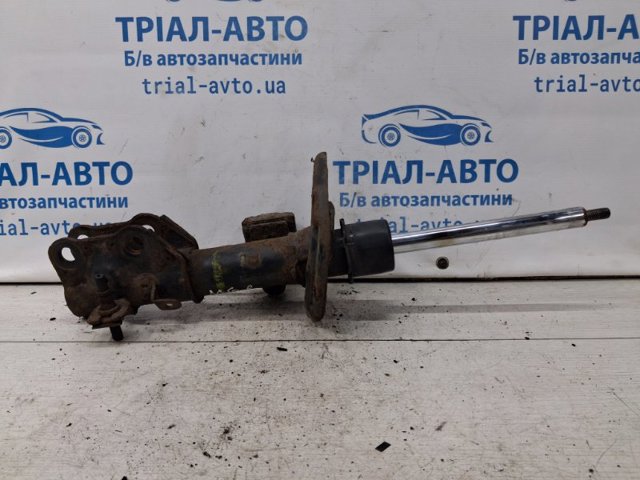 Стійка передня права GMM634700 MAZDA