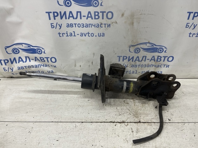 Ліва передня стійка GMM634900 MAZDA