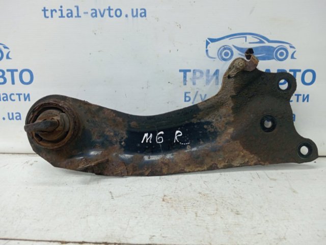 Важіль/тяга задньої підвіски подовжній нижній, правий GS1D28200B MAZDA