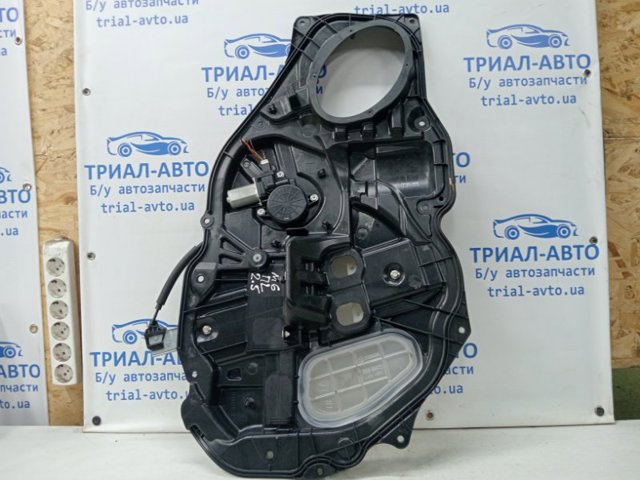 Накладка передніх лівих дверей GS1D5997X MAZDA