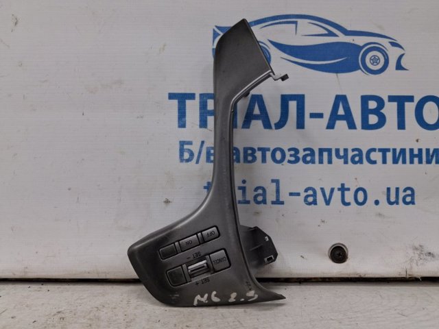 Блок кнопкових перемикачів кермового колеса GS1D664M0D MAZDA