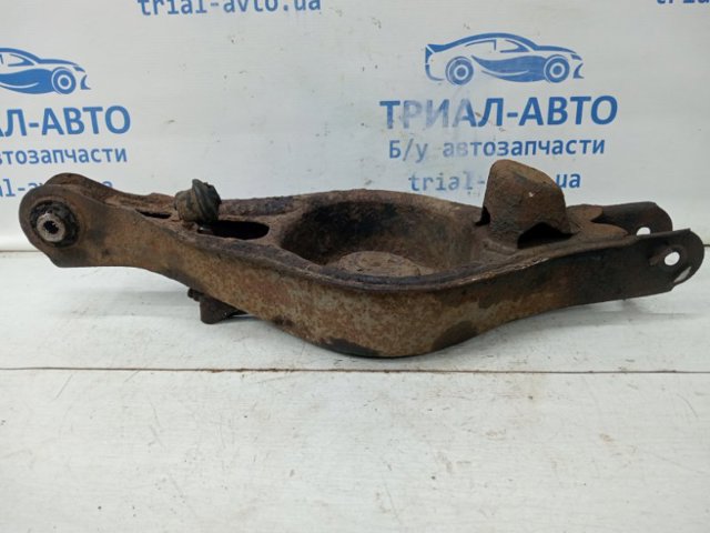 Балансир задній нижній, лівий GSY128350 MAZDA