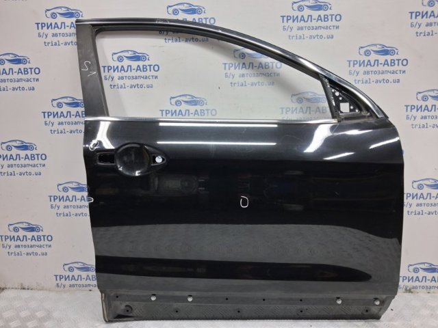 Пасажирські передні двері H01004EAMA NISSAN
