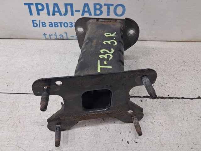 Кронштейн підсилювача заднього бампера H52104CCMA NISSAN