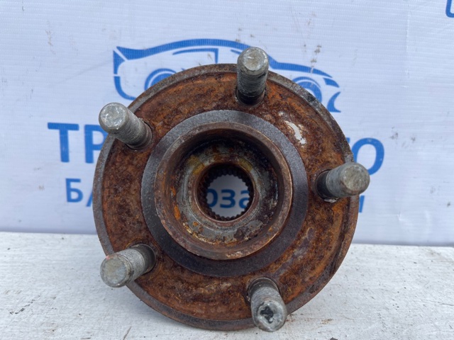 Маточина (передня) K2GZ1104A FORD