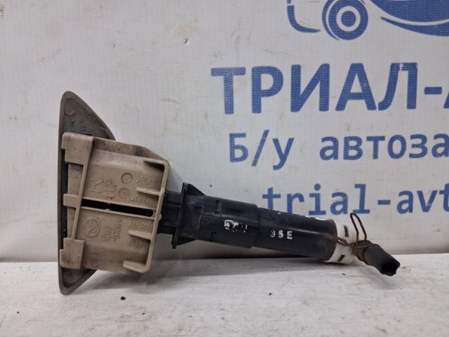 Сопло омивача фари передньої, правої KD495182X MAZDA