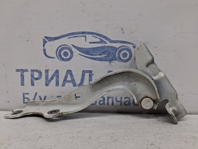 Шарнір капота лівий KD5352420 MAZDA