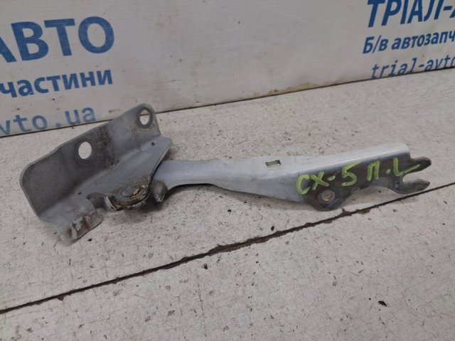 Шарнір капота лівий KD5352420 MAZDA