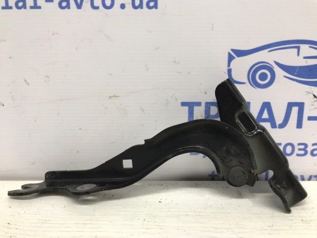 Шарнір капота лівий KD5352420A MAZDA