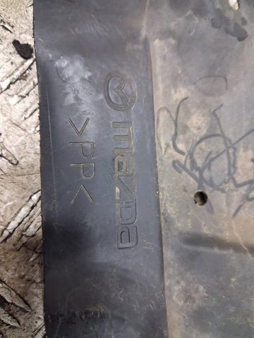 Підкрилки передні праві KD5356130E MAZDA