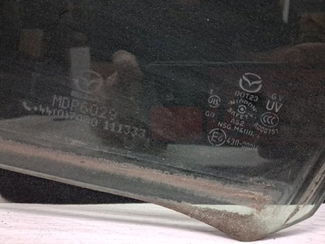 Скло передніх дверей, лівих KD5359510A MAZDA