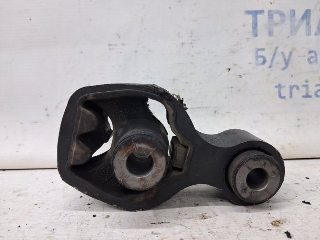 Подушка (опора) двигуна, задня KD6239040 MAZDA