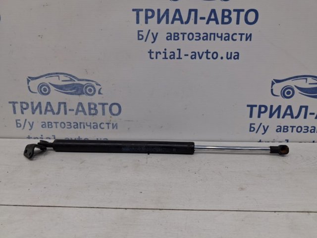 Амортизатор двері п'ятої KD7762620 MAZDA