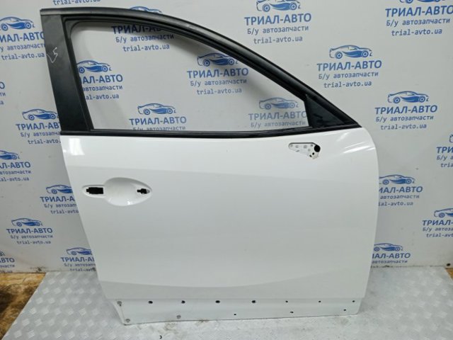 Пасажирські передні двері KDY35802XH MAZDA