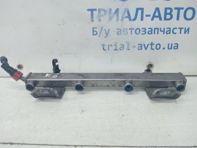 Рампа форсунок системи упорскування палива L5061315XB MAZDA