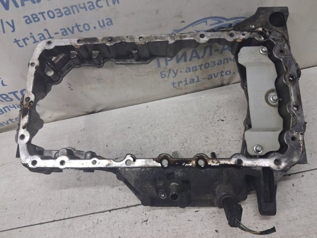 Піддон масляний картера двигуна, верхня частина LR022280 LAND ROVER
