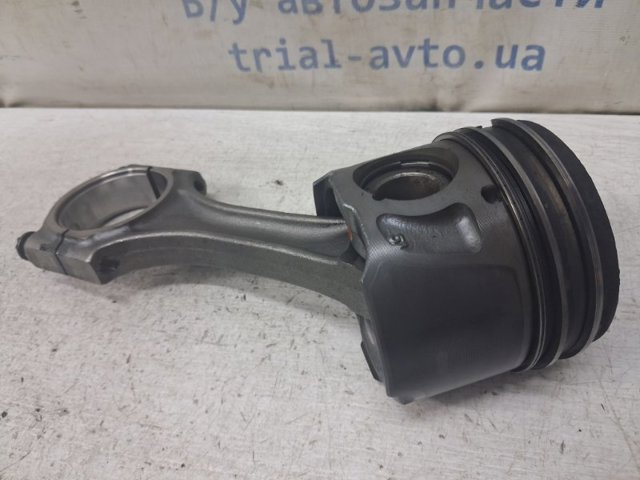 Поршень в зборі LR022444 LAND ROVER