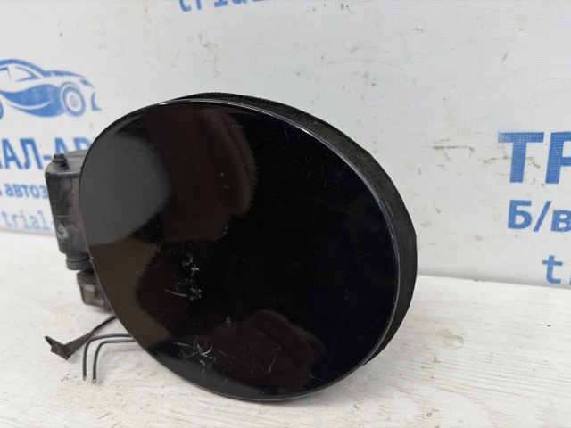 Люк б/бака LR025079 LAND ROVER
