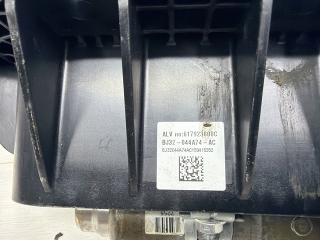Установка подушки безпеки пасажира LR026016 LAND ROVER