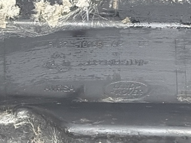 Накладка зовнішня (молдинг) порога, лівий LR027283 LAND ROVER