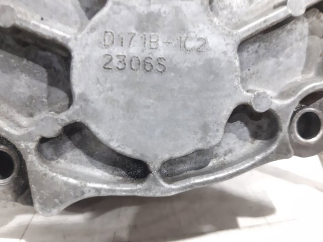 Насос вакуумний LR037627 LAND ROVER