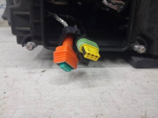 Оптика LR048055 LAND ROVER