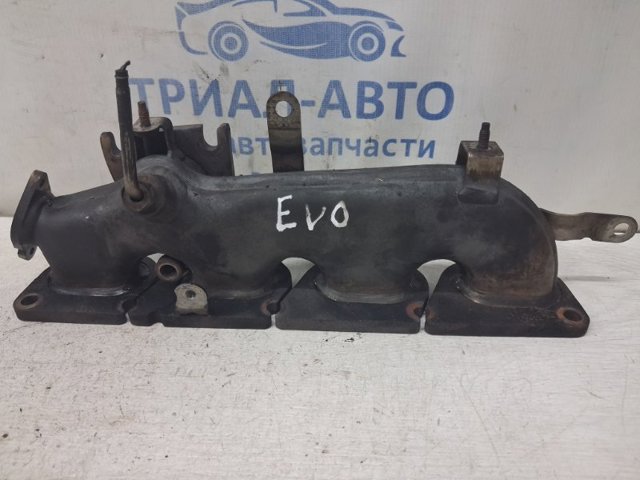 Колектор випускний LR057194 LAND ROVER