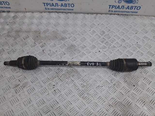 Піввісь задня LR061904 LAND ROVER