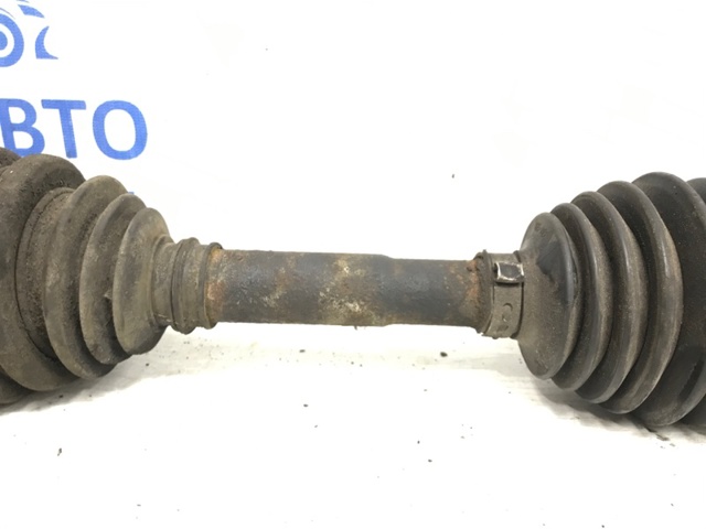 Піввісь передня ліва MN110547 MITSUBISHI