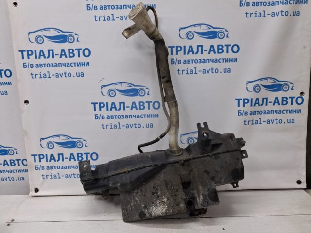 Бачок омивайки Міцубісі Паджеро III