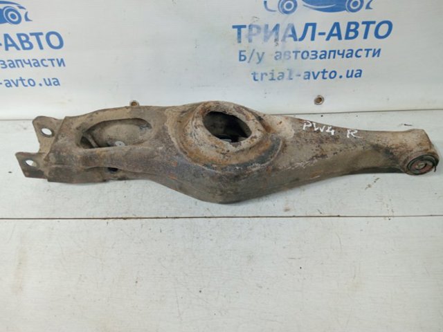 Балансир задній нижній, лівий MN125433 MITSUBISHI