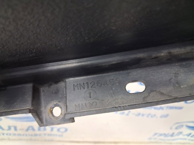 Решітка бампера нижня MN126459 MITSUBISHI